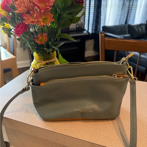 Divina Firenze Greenish Blu Leather Crossbody Bag - Picture 2 of 7